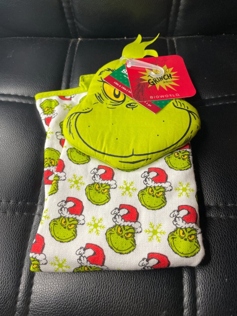 Sleigh Bell Bistro The Grinch NWT Tea Towel